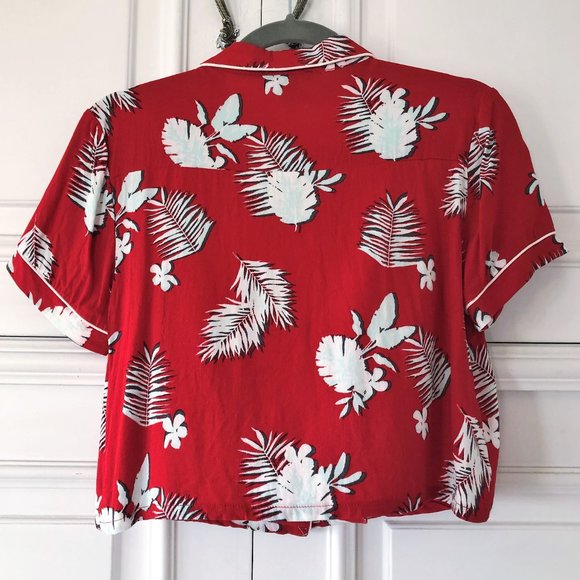 Bright Red Leaf-Print Hawaiian Crop Button-Down Shirt by Forever21 - Size Small - Picture 3 of 16